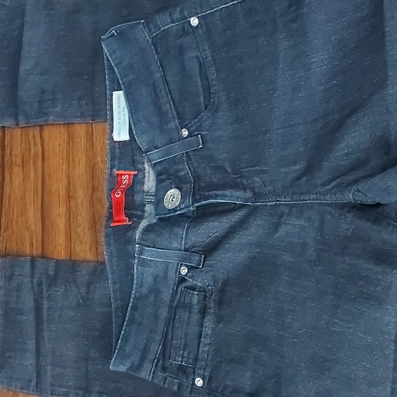 Guess Jeans Size 28 - Picture 3 of 5